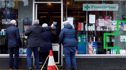 Hundreds of local pharmacies close across England as sector ‘crumbles’, report says