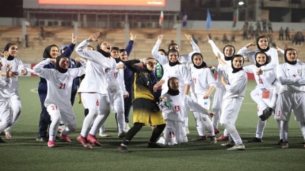 İroni kinə futbaliston bə Asiya futbol çempionati 2 minnə mərhələ ro peydo kardışone