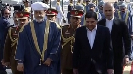  سلطان عمان وارد تهران شد