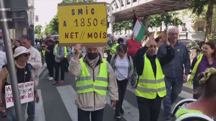 Police brutality unchecked but Yellow Vests still marching