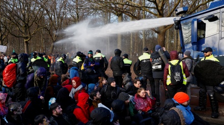 荷兰海牙爆发气候变化抗议活动 1500人被捕