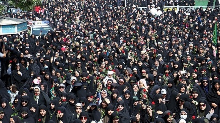 Dah-e Keramat, Ini yang Dilakukan Perempuan Iran (2)