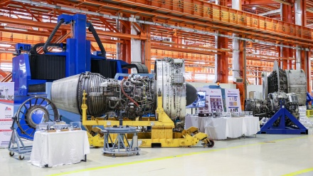 Testimi i suksesshëm i motorit të avionit prodhim iranian në praninë e presidentit iranian