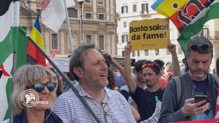 İtalya'da hükümet karşıtı protesto gösterileri