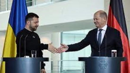 Scholz a Zelensky, 'l'Ucraina fa parte della famiglia europea'