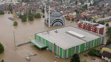 Alluvioni in Croazia e Bosnia, strade inondate e fiumi straripati