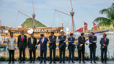 KTT Ke-42 ASEAN Tegaskan ASEAN Jadi Pusat Pertumbuhan