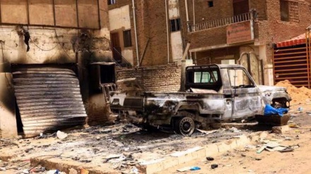  Soudan : Khartoum en feu en dépit de la trêve