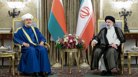 Президент Ирана официально принял cултана Омана