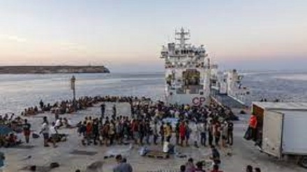 Italia. Lampedusa, al via evacuazione migranti