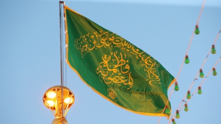 Iran, cambiata la bandiera del mausoleo dell'Imam Reza (as) + VIDEO