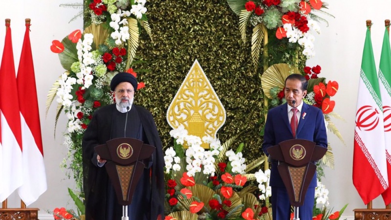  Raeisi: Iran, Indonesia agree to trade in local currencies to defuse dollar dominance 
