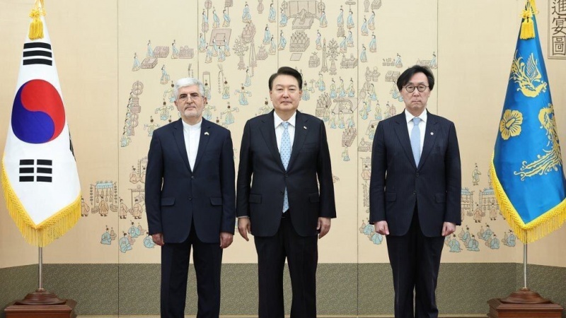 イランの駐韓国大使・クーゼチー氏と韓国のユン・ソクヨル大統領