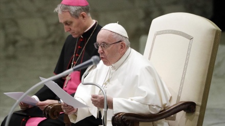 האפיפיור: הוותיקן מעורב ב