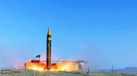 L'Iran dévoile un nouveau missile balistique à longue portée