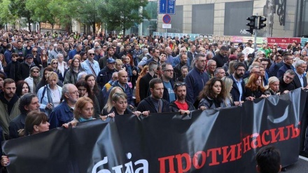 Masakrat në Serbi, qytetarët dhe opozita kërkojnë dorëheqjen e qeverisë