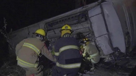 墨西哥西部一客车坠崖致18人死亡