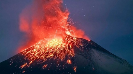 メキシコで火山活発化、警戒レベル引き上げ