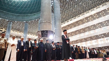 Presiden Iran Salat Zuhur di Masjid Istiqlal