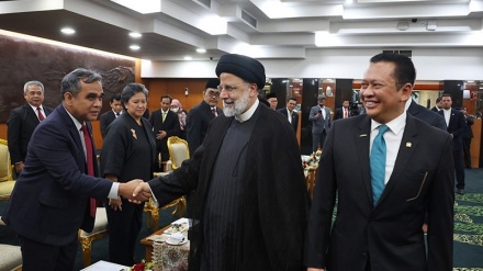 (FOTO) Iran, viaggio del presidente Raisi in Indonesia - 1