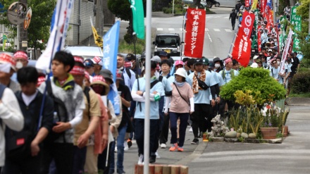 沖縄で本土復帰５１年に合わせ平和行進実施　数千人参加