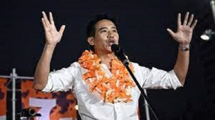 Thailandia alle urne, la missione impossibile del movimento democratico: mandare a casa i militari