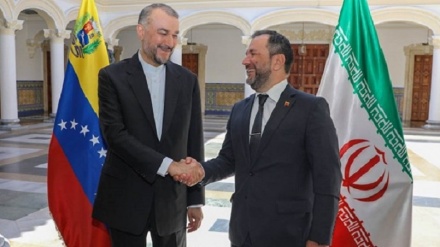 Ministrat e Jashtëm të Iranit dhe Venezuelës theksuan zgjerimin e bashkëpunimit tregtar dhe ekonomik