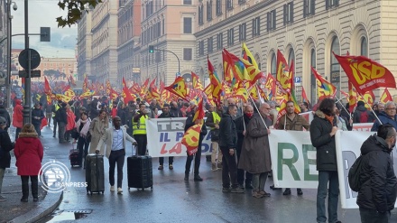 イタリアで生活費高騰に抗議するデモ実施