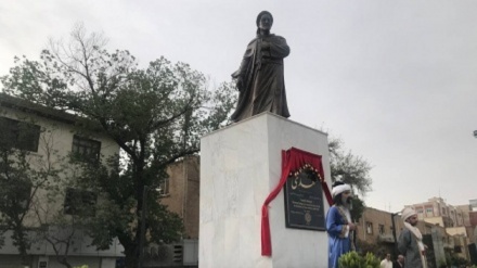 (VIDEO) Tehran, monumento del poeta Saadi 