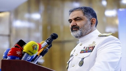 دریادار ایرانی: ایران موفق به شکستن توطئه های دشمنان شد