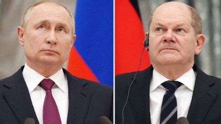 Mosca critica Germania per divieto bandiere russe nel Giorno della Vittoria