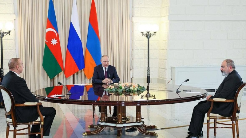 Presiden Azerbaijan, Presiden Rusia dan Perdana Menteri Armenia