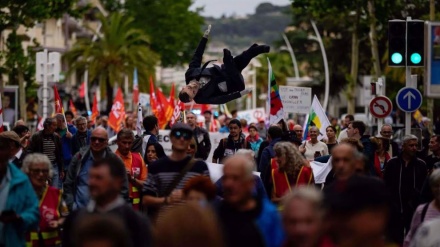 French unions protest pensions reform in Cannes