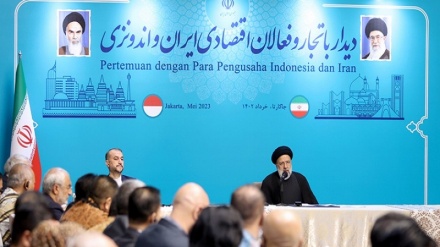 رئیسي د ایران او اندونیزیا د هوکړو په اجرا کې د اقتصادي فعالانو د رول پر ارزښت ټینګار وکړ