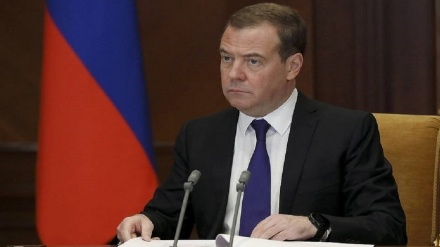 Medvedev: Nasib Zelensky akan seperti Hitler