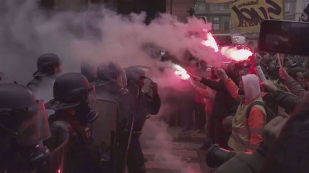 Top French court rejects age hike referendum, prolonging crisis