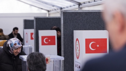 トルコ大統領選の投票始まる