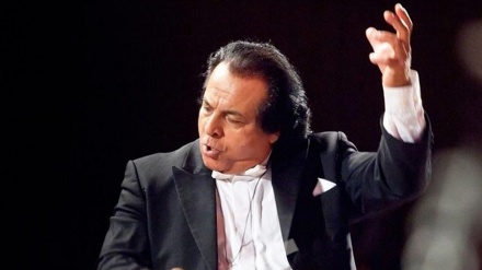 イランの著名オーケストラ指揮者が、ロシア20世紀の音楽家の作品を演奏