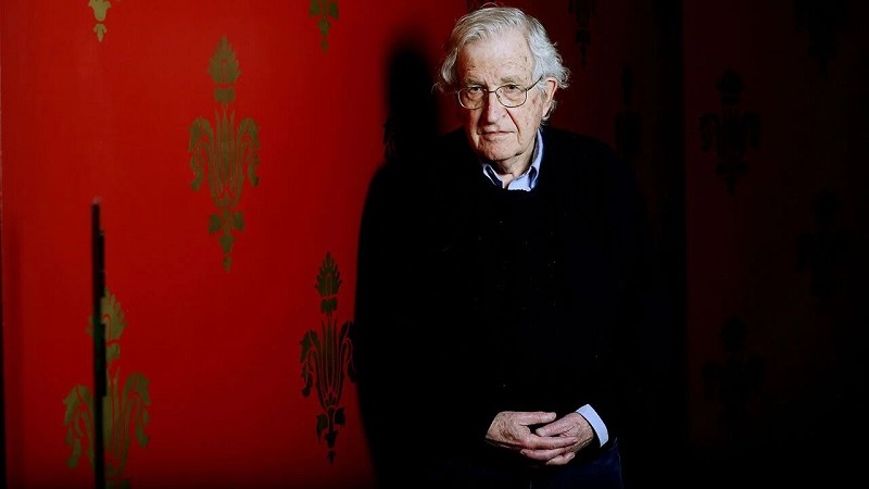 Chomsky Ingatkan Eropa tentang Konsekuensi Negatif di Bawah Dominasi Amerika
