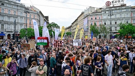 Ungheria: Gli insegnanti contro la “legge della vendetta” di Orbán