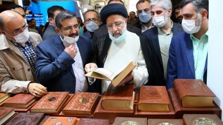 بازدید رئیس جمهوری اسلامی ایران از نمایشگاه کتاب تهران