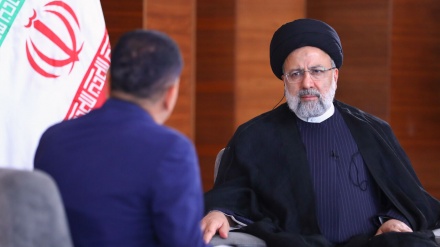 イラン大統領、「制裁は一国の政府・国民を相手取る戦争」