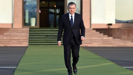 乌兹别克斯坦总统抵达德黑兰 
