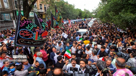 (FOTO) Tabriz, grande accoglienza al presidente Raisi - 2