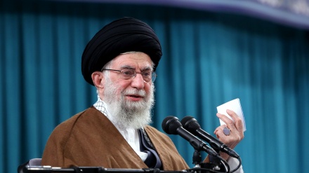Revolutionsoberhaupt: Imam(r.a.) hat Veränderungen auf drei Ebene „Iran, Islam und Welt“ veranlasst