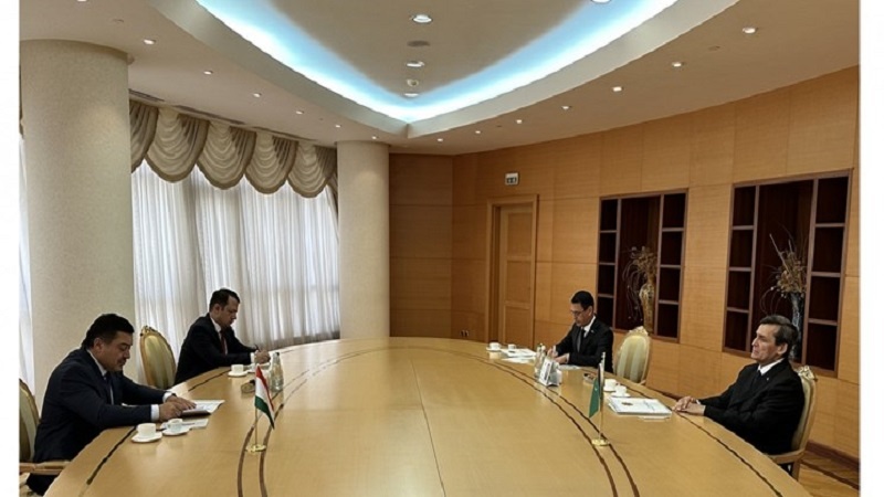 دیدار وزیر امور خارجه ترکمنستان با سفیر تاجیکستان در عشق آباد