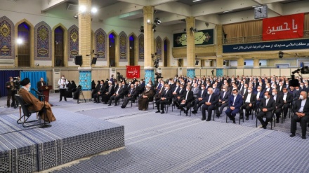 Leader’s meeting with Iranian diplomats, ambassadors & officials of the Foreign Ministry 