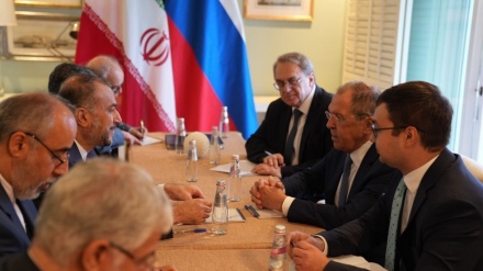 Amir Abdollahian në margjinat e takimit të BRICS, bisedon me Lavrov