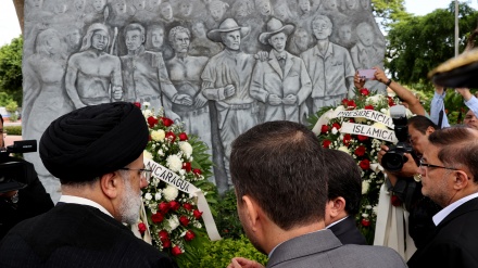 Di Nikaragua, Presiden Iran Berikan Karangan Bunga 