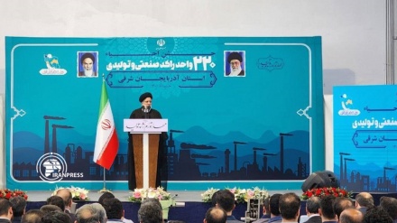 Raisi: Roketa önümlerini öndürýän ýaragly güýçlere buýsanýarys